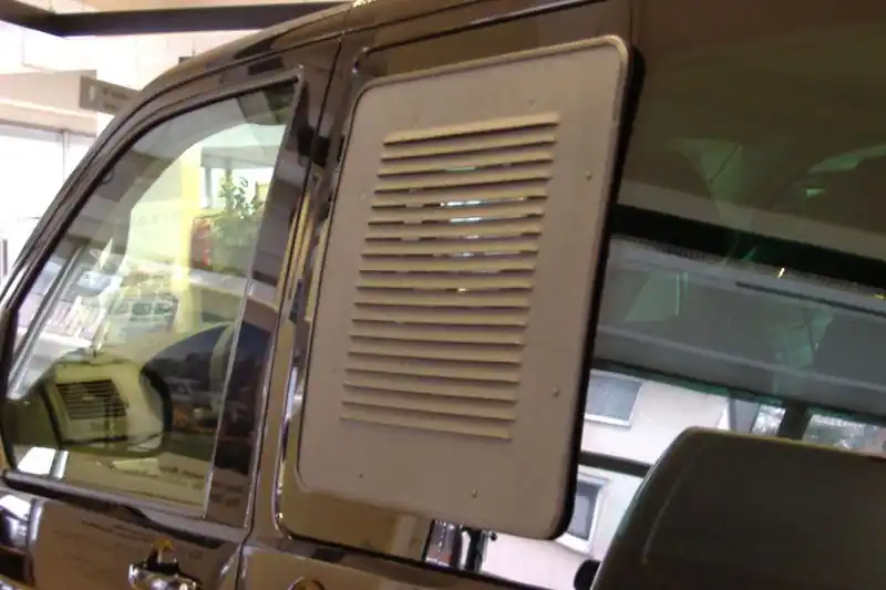 Sofort Bestellen AIRvent Lüftungsgitter, links, für Schiebefenster Bus T5/T6